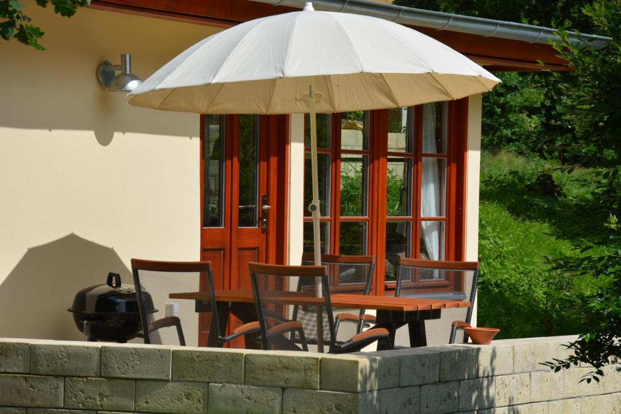 Bungalows Am Waldessaum Bei Hohenzieritz Екстер'єр фото